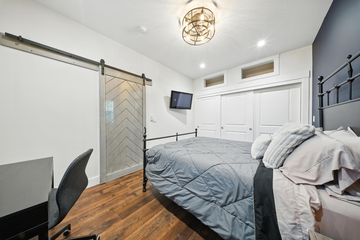 Furnished 1bedroom detached ADU - Photo 4