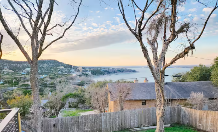 Hilltop Lakeview Romantic Gateaway - Photo 8