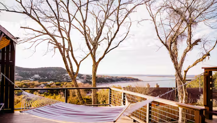 Hilltop Lakeview Romantic Gateaway - Photo 10
