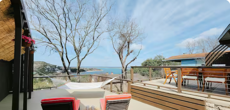 Hilltop Lakeview Romantic Gateaway - Photo 11