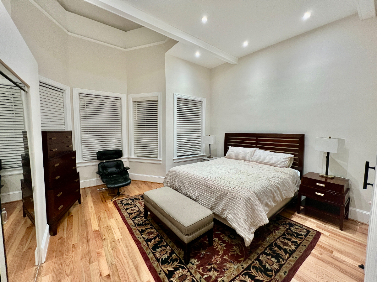 Stylish Bloomingdale Row Home - Photo 5