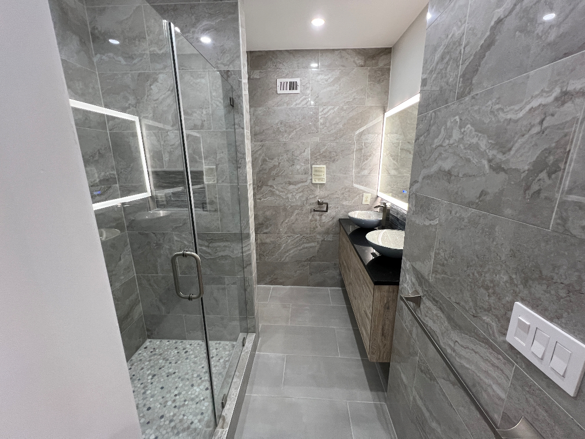 Stylish Bloomingdale Row Home - Photo 8