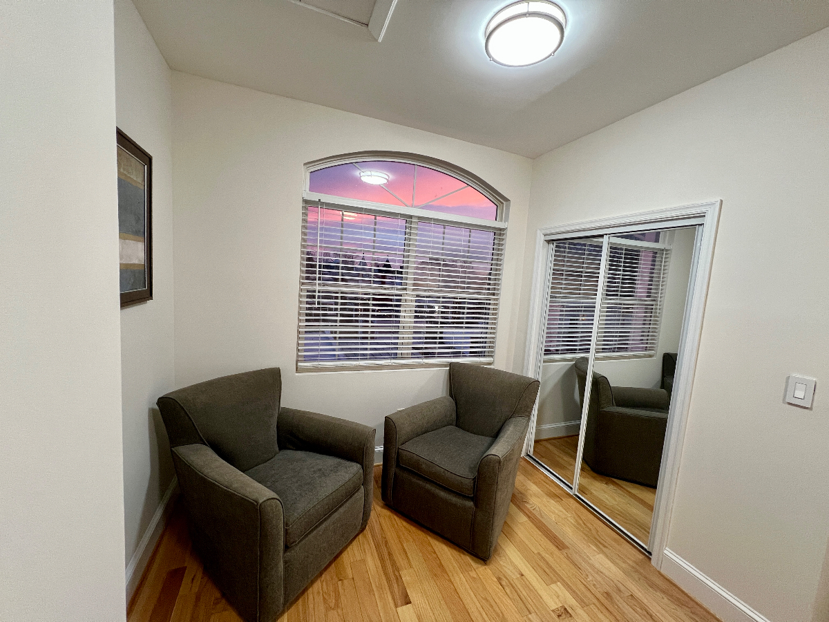 Stylish Bloomingdale Row Home - Photo 10