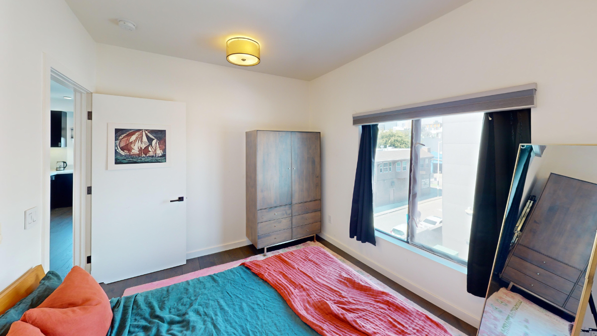 Upgraded and Modern 1 Bedroom SOMA condo - Photo 6