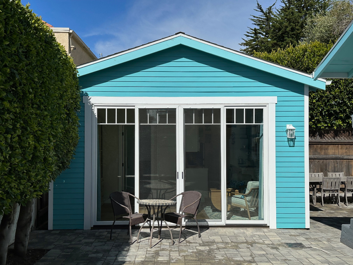 Charming Coastal Cottage in Midtown - Photo 1