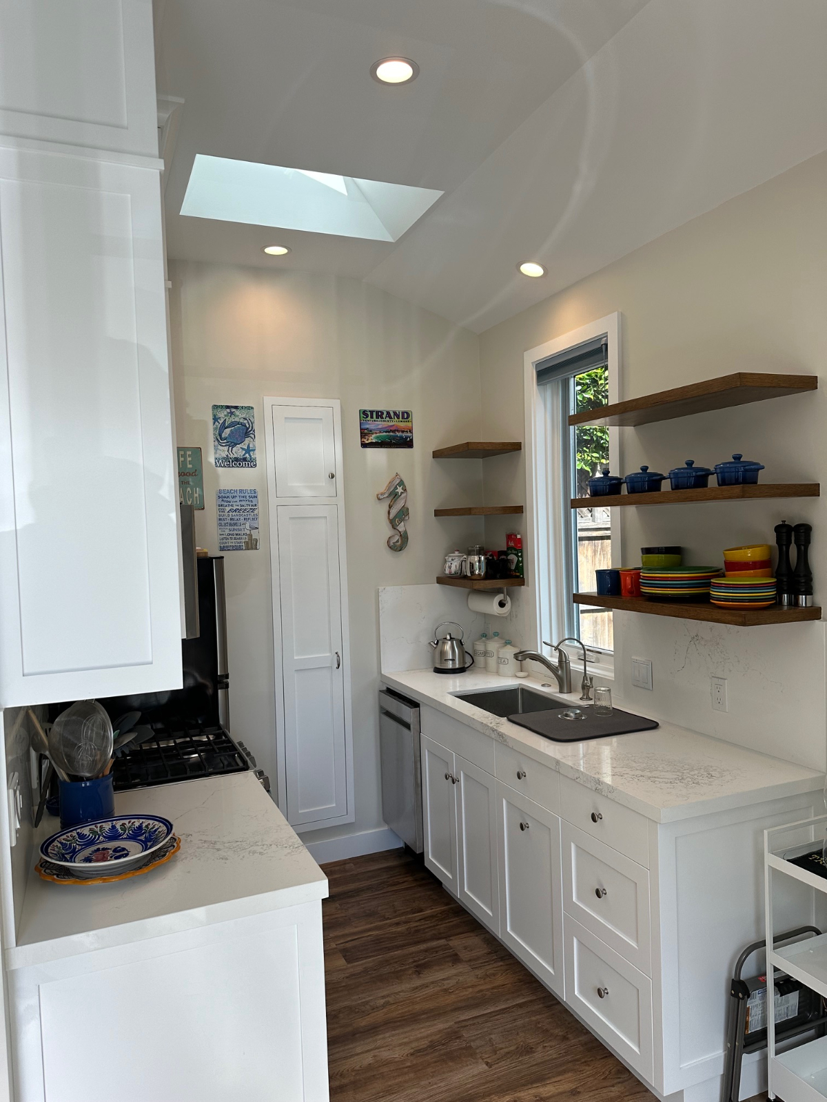 Charming Coastal Cottage in Midtown - Photo 4