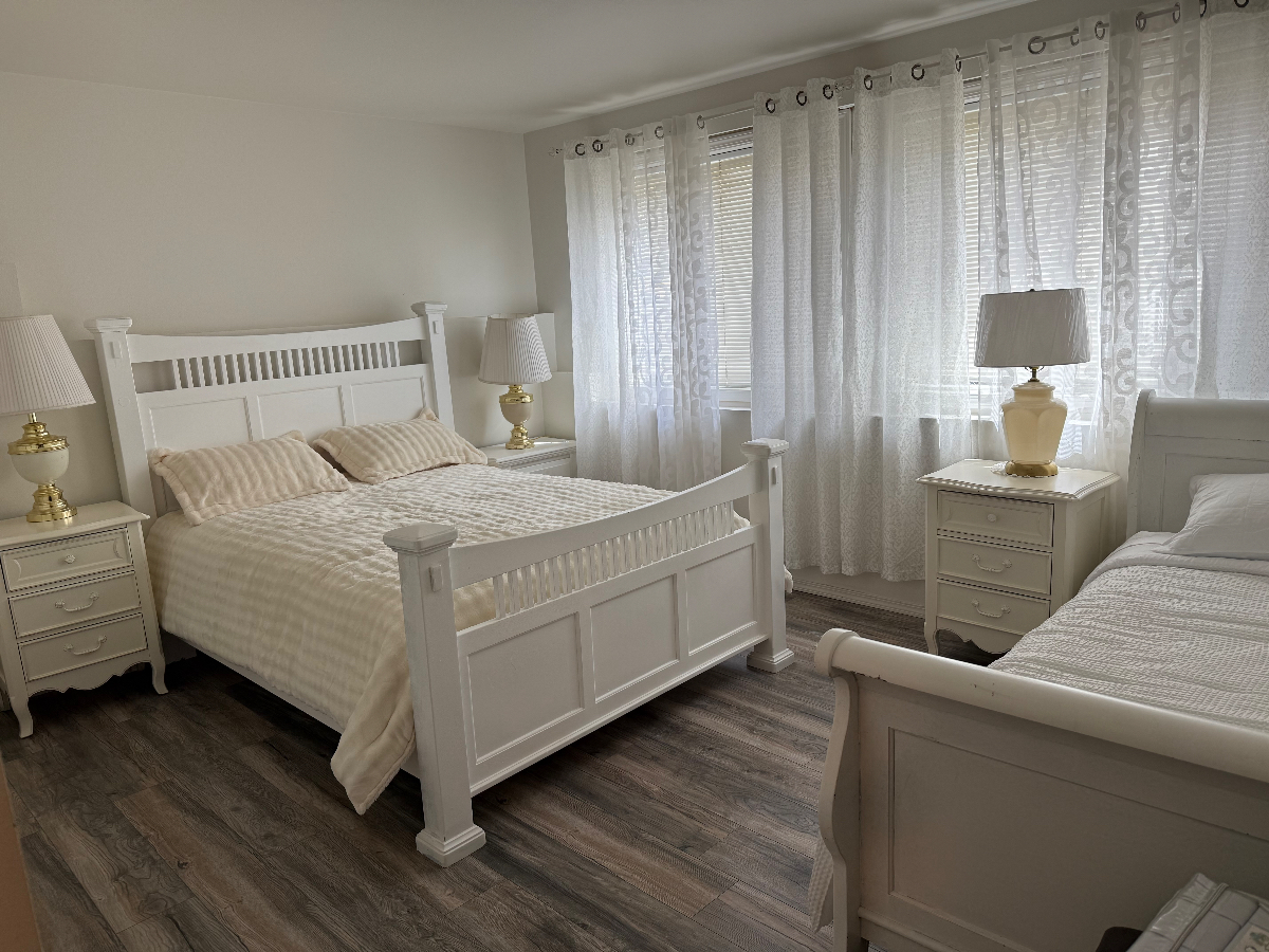Charming Private Room in Spacious Shared Home w/ Laundry, Deck, Parking & All Essentials Included Unit B