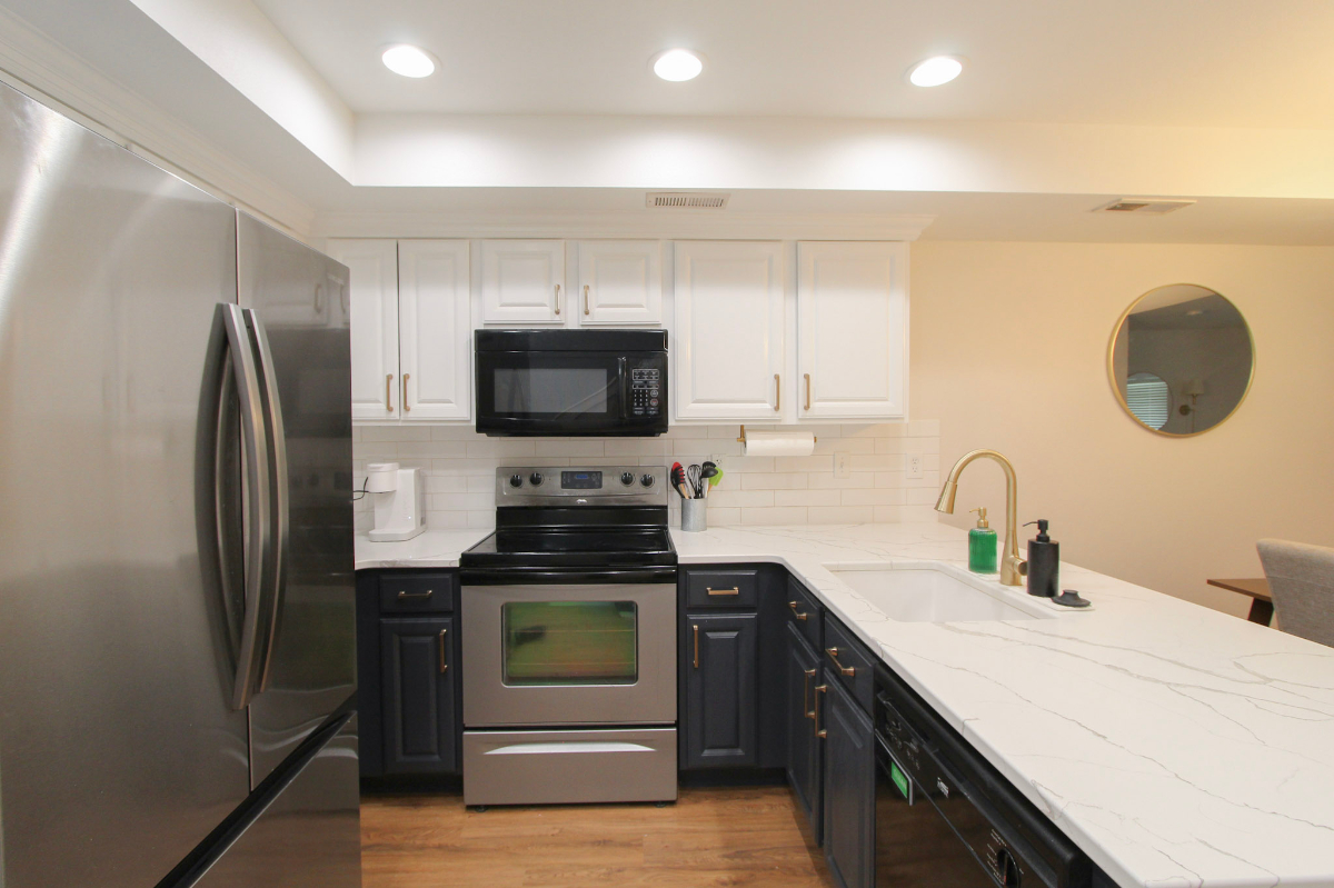 Fully Furnished, Updated, All-Inclusive 2BR -- Ideal for Professionals