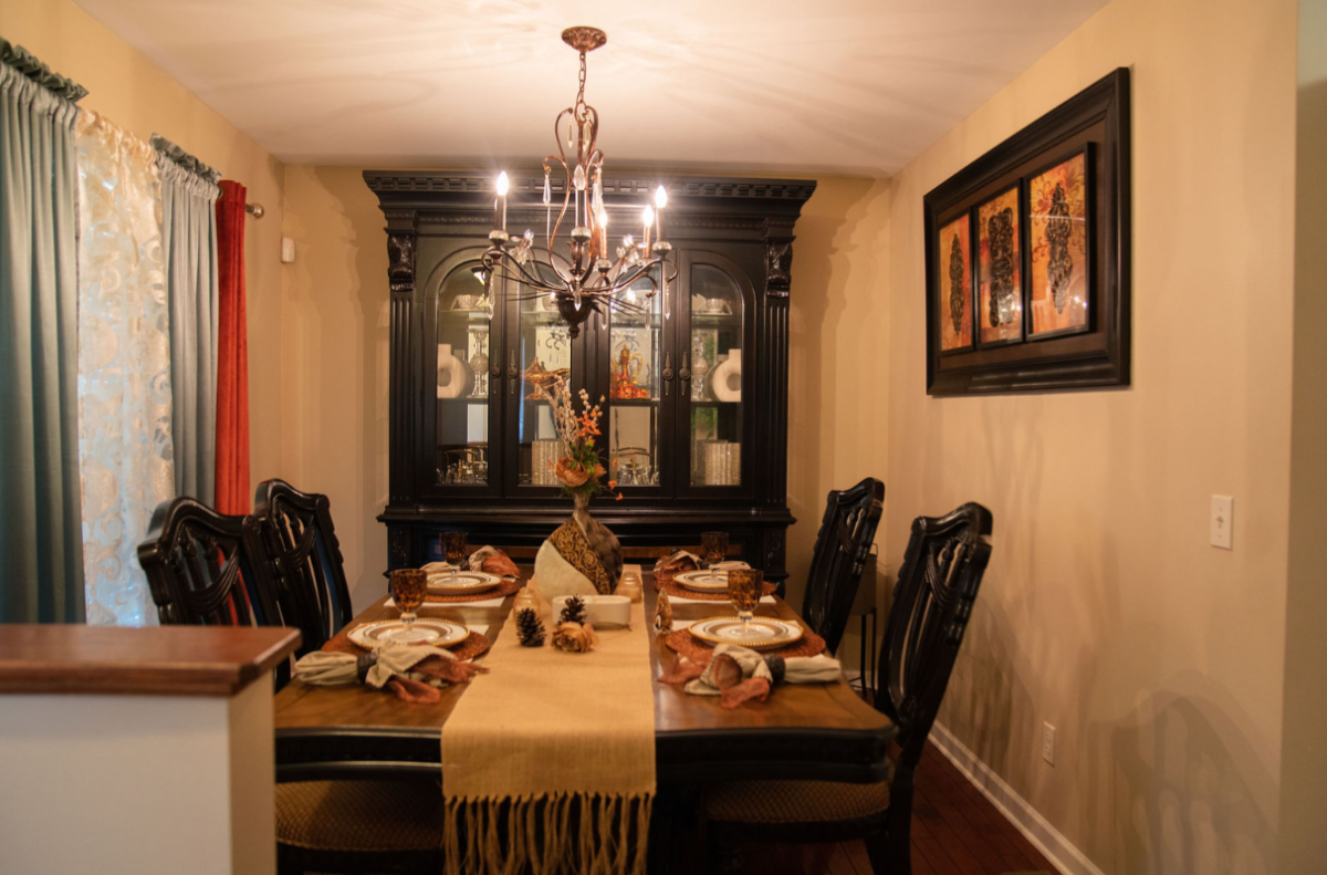 Stunning  3-Bed Home with Prime Amenities and Great location - Near Hospitals - Photo 8