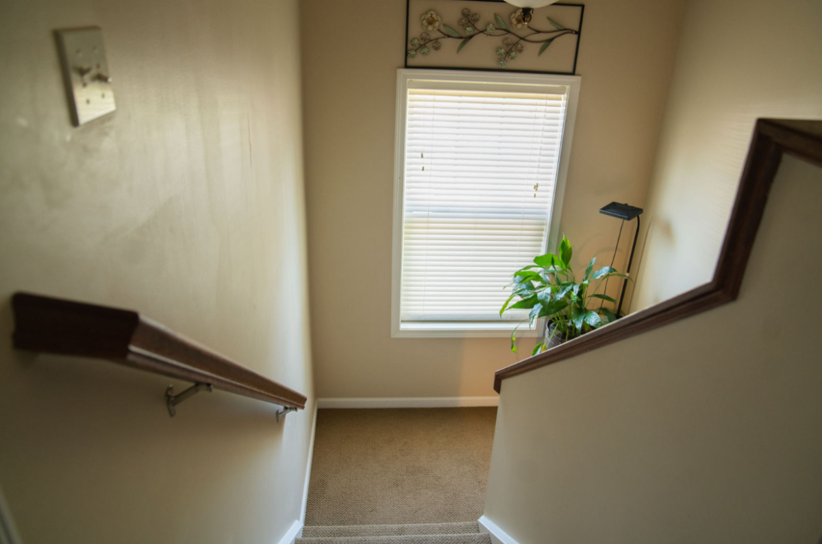 Stunning  3-Bed Home with Prime Amenities and Great location - Near Hospitals - Photo 9