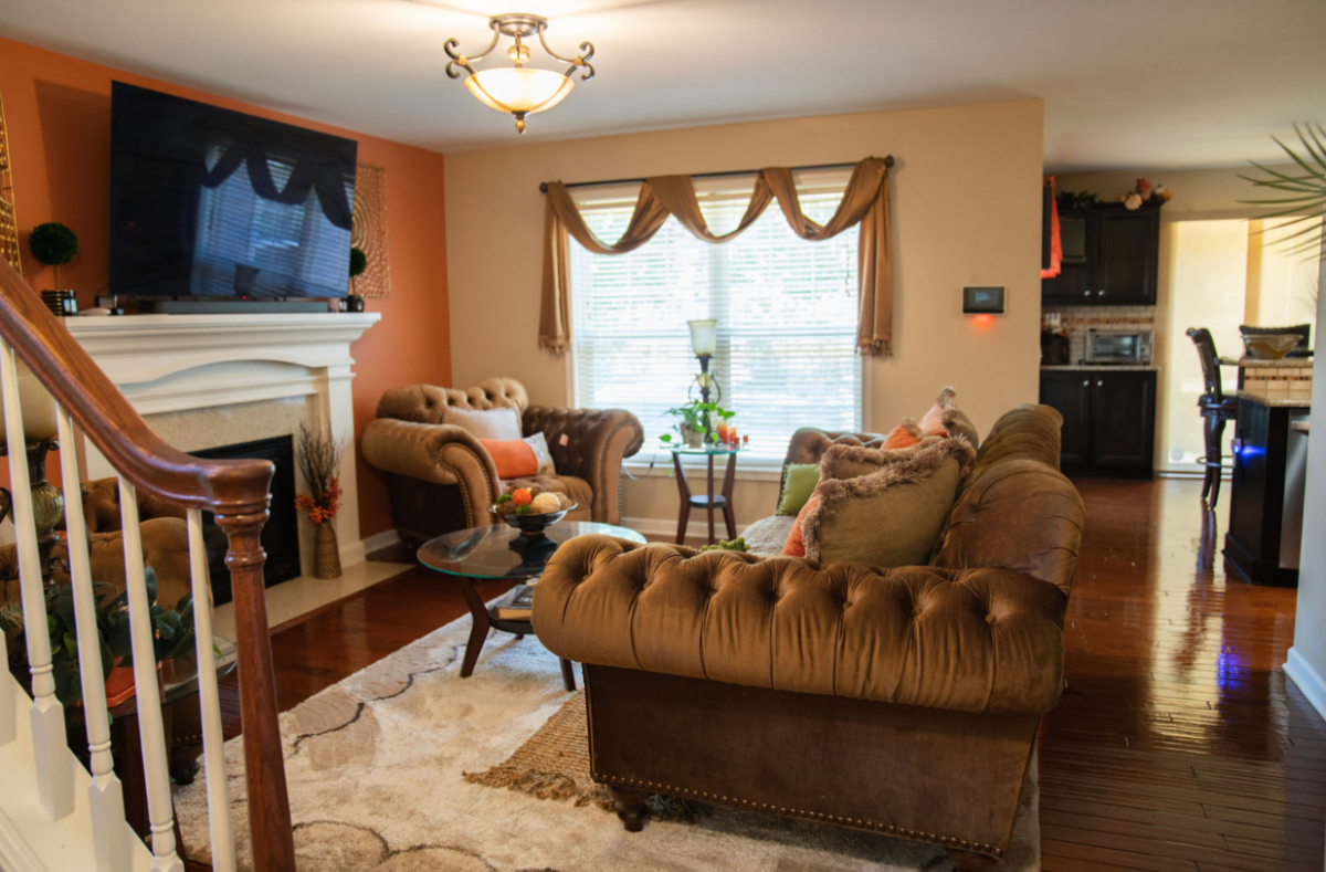 Stunning  3-Bed Home with Prime Amenities and Great location - Near Hospitals - Photo 5