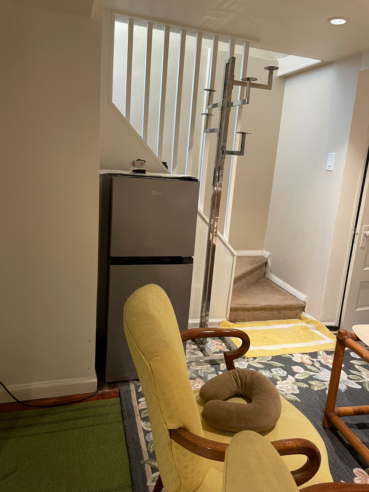 PARADISE BASEMENT APARTMENT - Photo 11