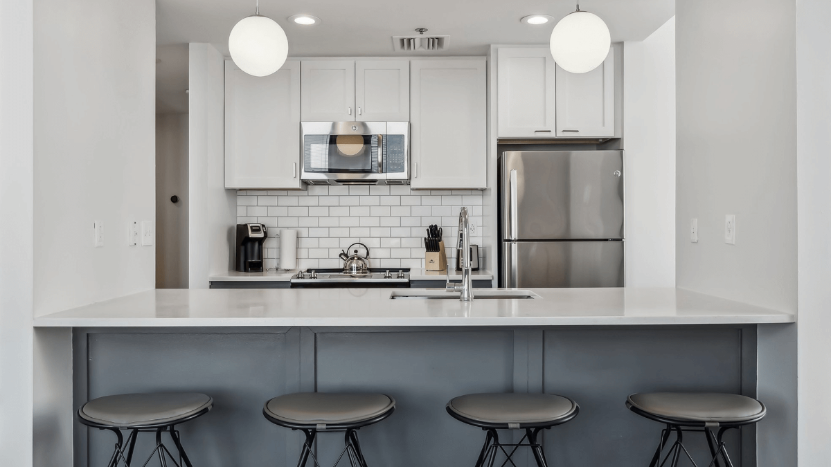 Placemakr Downtown Pittsburgh - Studio to 1 bedroom fully furnished units with Wi-Fi and utilities s - Photo 3