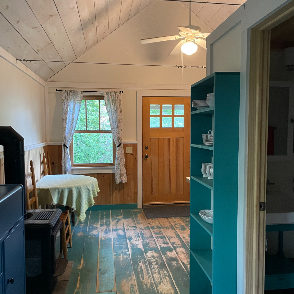 Cottage Convenient to Brattleboro Memorial Hospital. - Photo 8