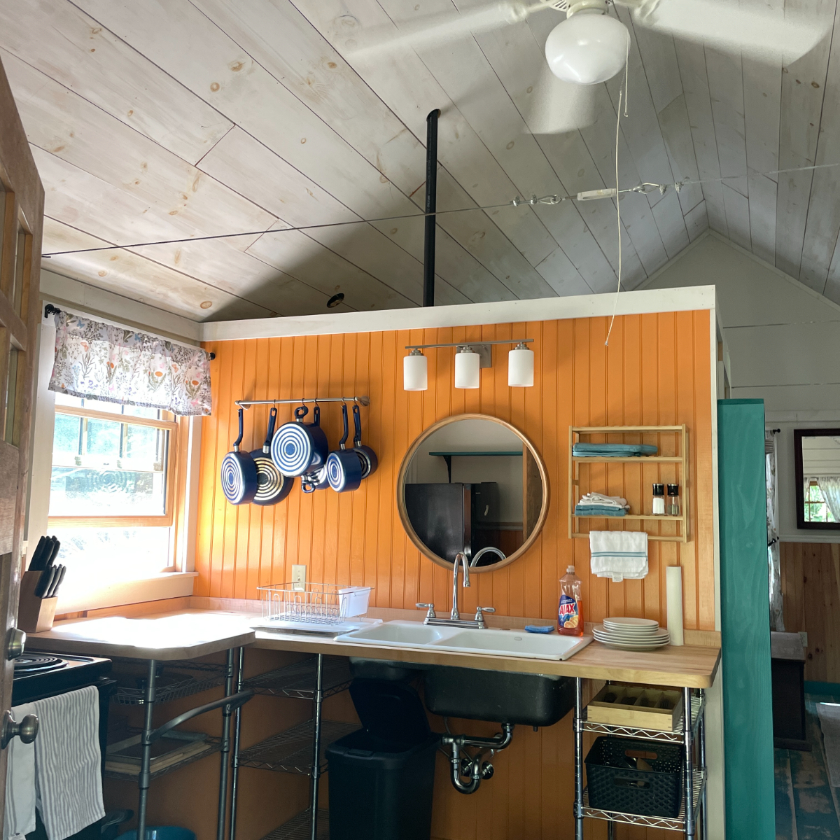Cottage Convenient to Brattleboro Memorial Hospital. - Photo 3