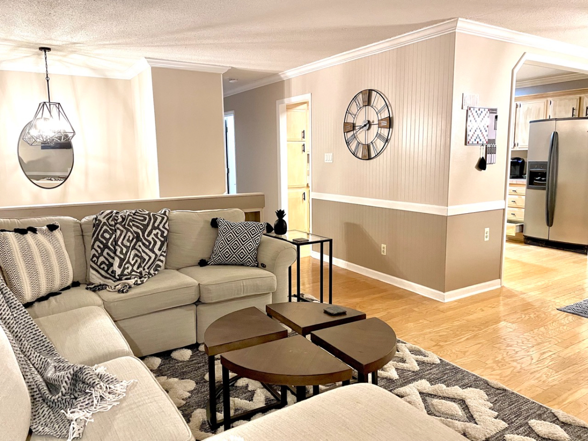 Entire House, 4 King Bedrooms, Hot Tub, Fenced Yard, Fast Wifi - Photo 4