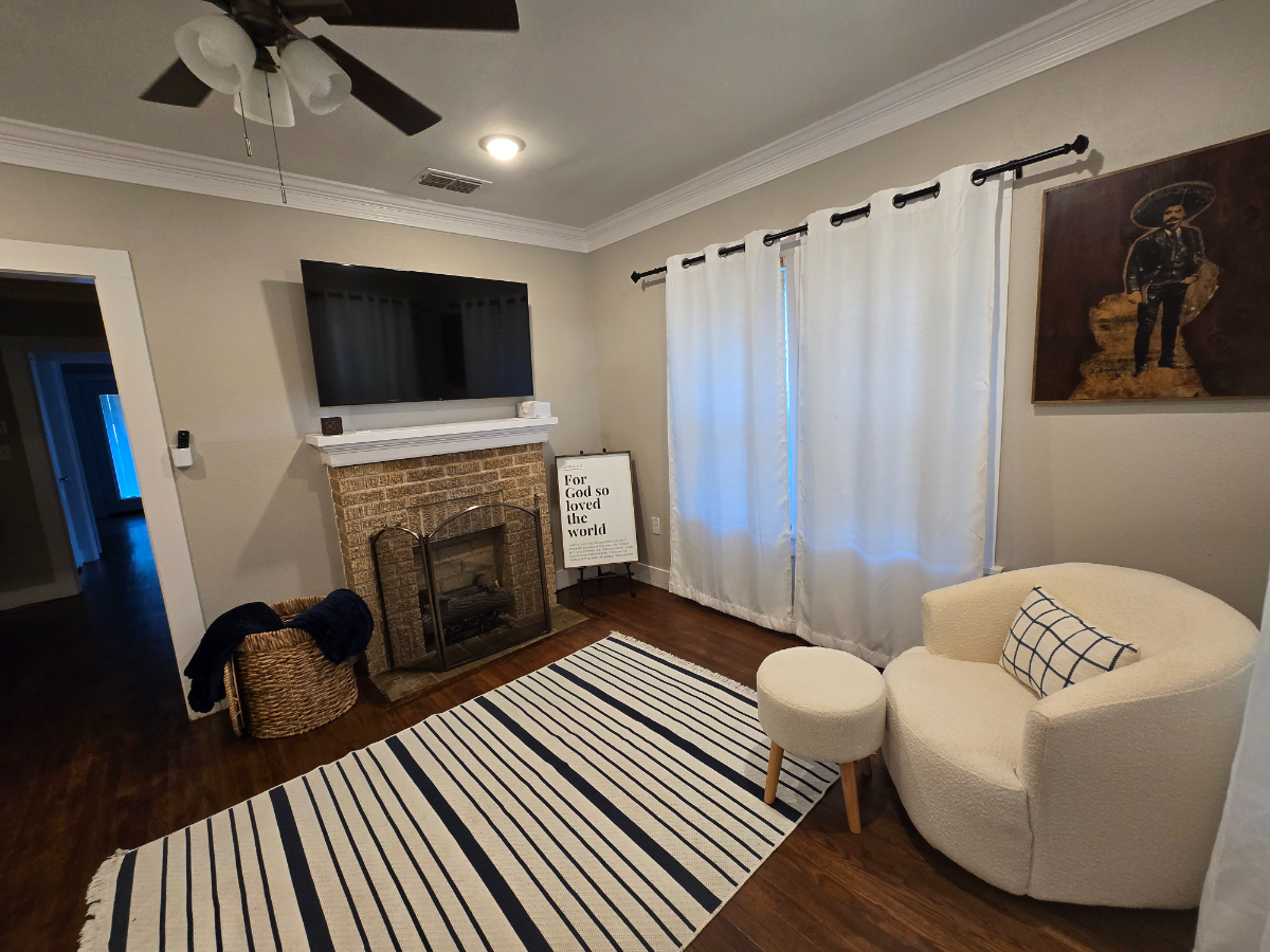 Easy Living in Delightful Duplex - Photo 3