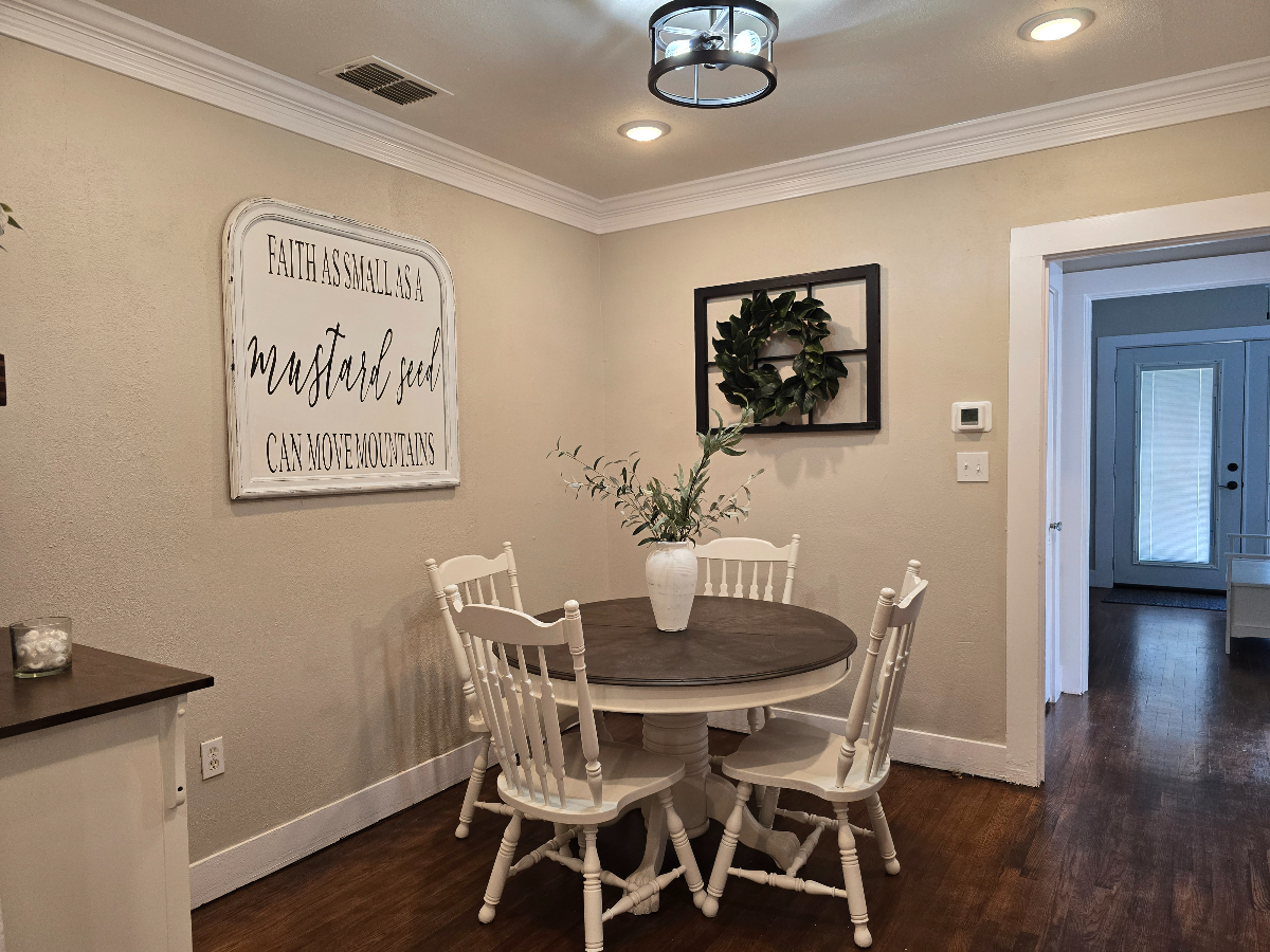 Easy Living in Delightful Duplex - Photo 8