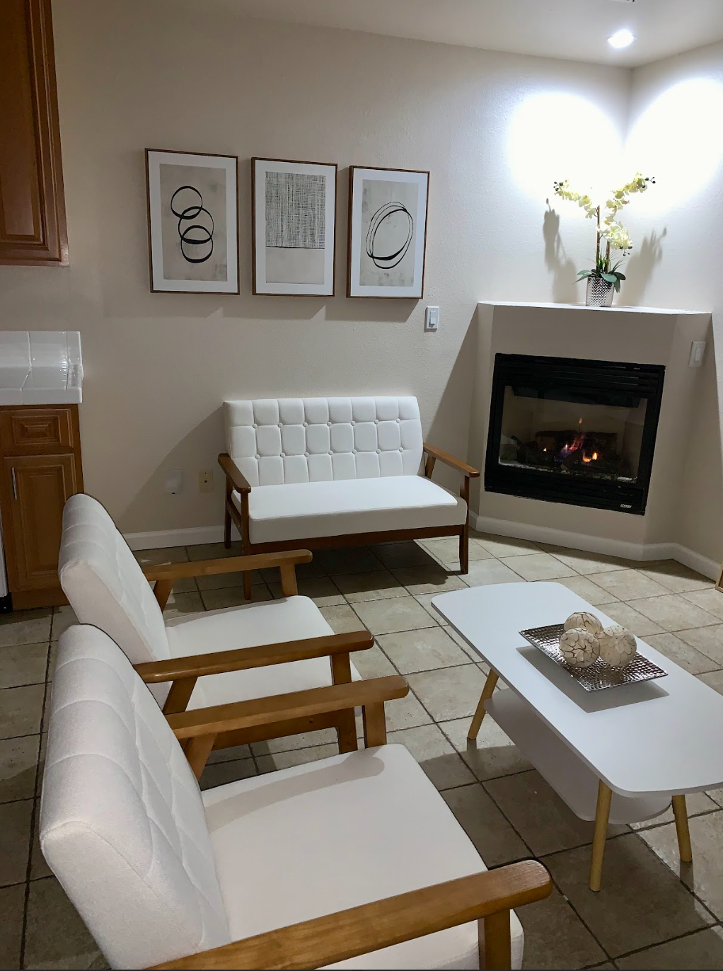 Spanish Charm Meets Modern Elegance- La Casita Espanola, Ventura, CA. Walk to Beach, Hospitals & Shops. Ideal for Traveling Professionals. - Photo 3