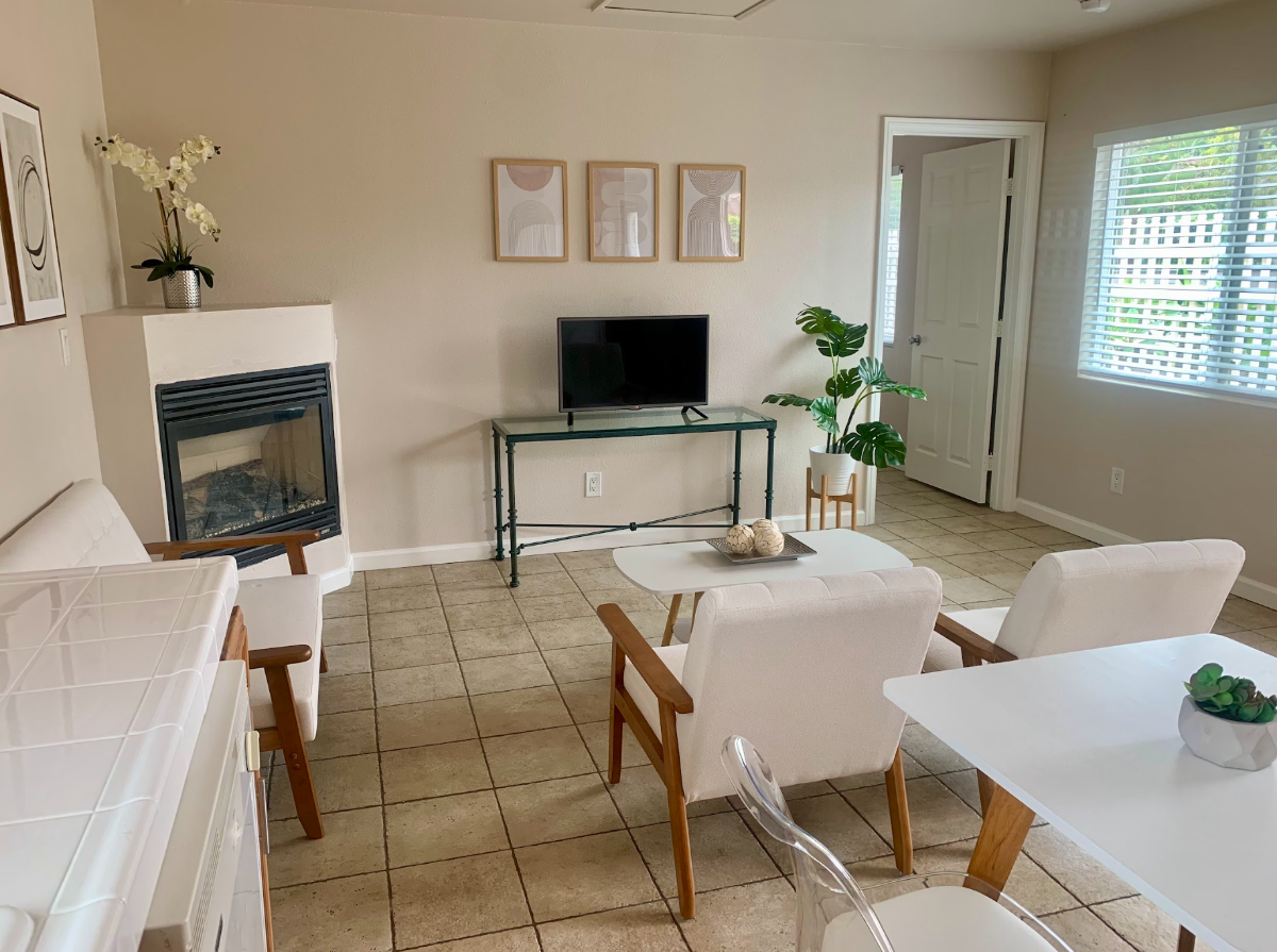 Spanish Charm Meets Modern Elegance- La Casita Espanola, Ventura, CA. Walk to Beach, Hospitals & Shops. Ideal for Traveling Professionals. - Photo 5