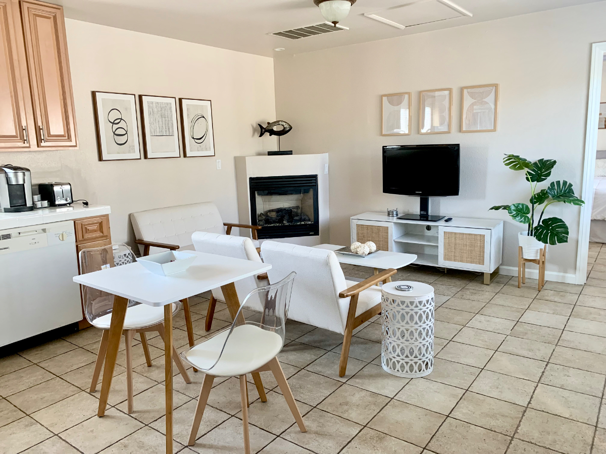 Spanish Charm Meets Modern Elegance- La Casita Espanola, Ventura, CA. Walk to Beach, Hospitals & Shops. Ideal for Traveling Professionals. - Photo 1