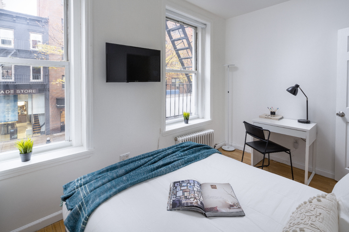 224 E 59th St - Photo 3