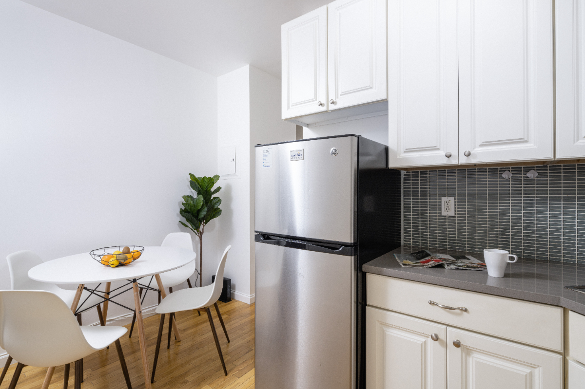 224 E 59th St - Photo 6