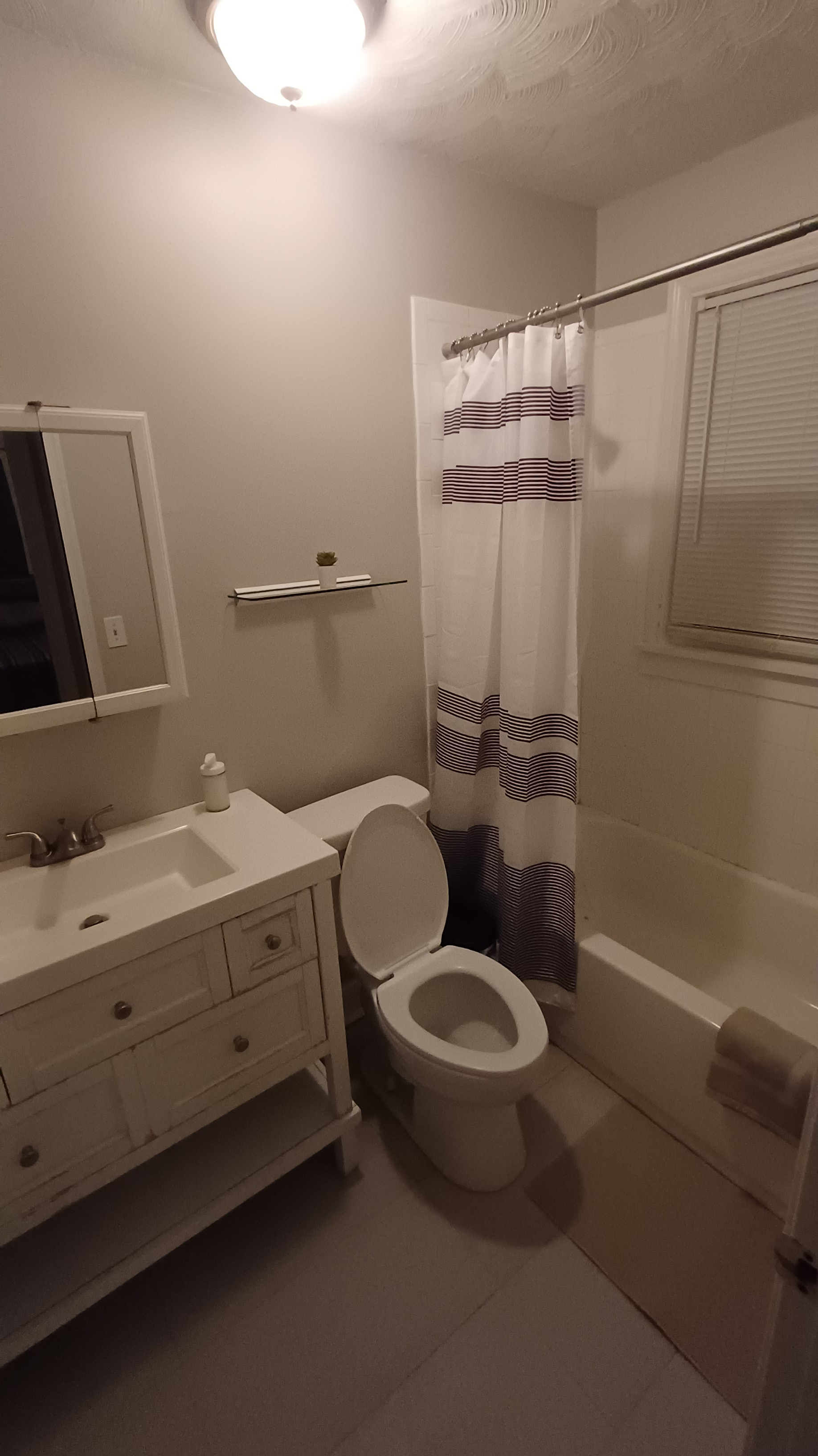 Modern and Cozy One Bedroom Apartment in Deanwood - Photo 4