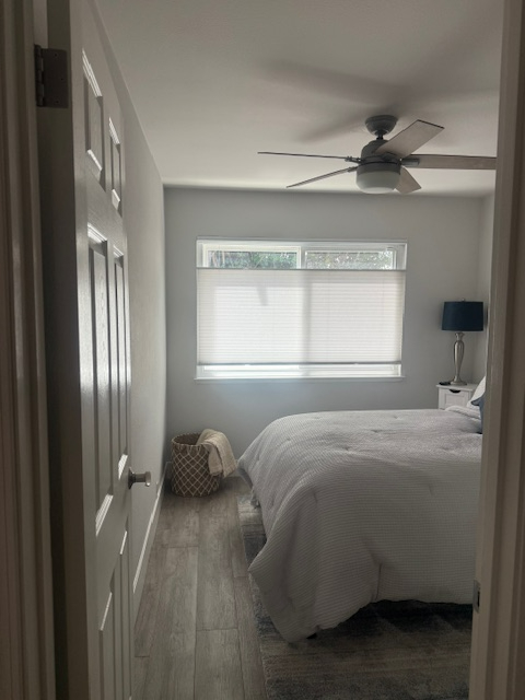 Private Room + Private Remodeled Bath | Just 1 Housemate | 5 Hospitals in 10 Min | In-Unit Laundry, Driveway Parking, Workstation - Photo 3