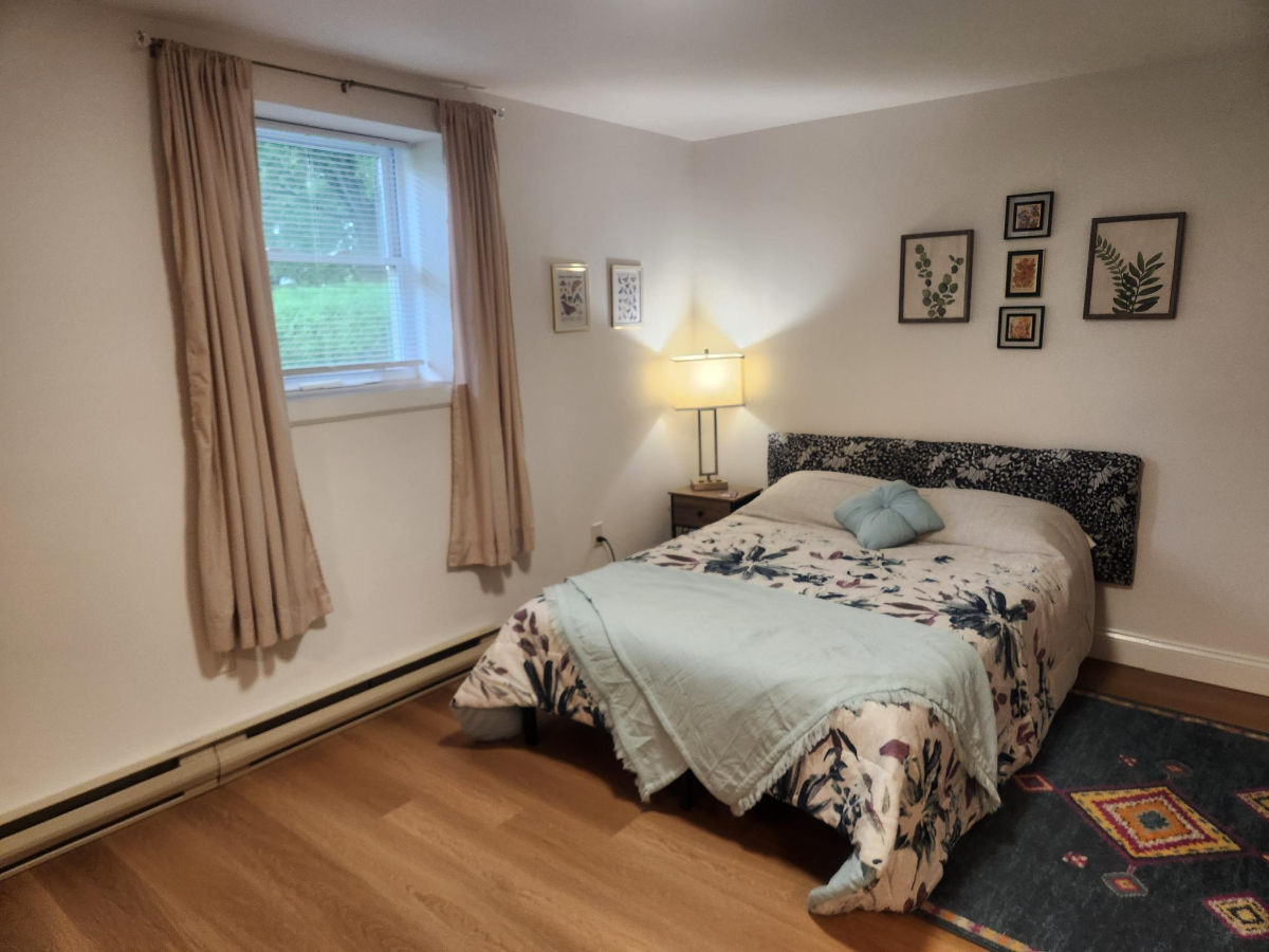 The Clover Room - Furnished, with Pvt Bath - Photo 2