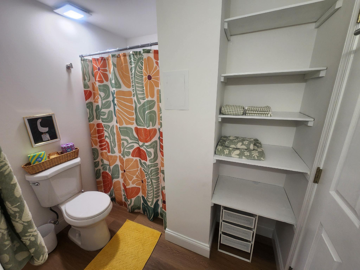 The Clover Room - Furnished, with Pvt Bath - Photo 4