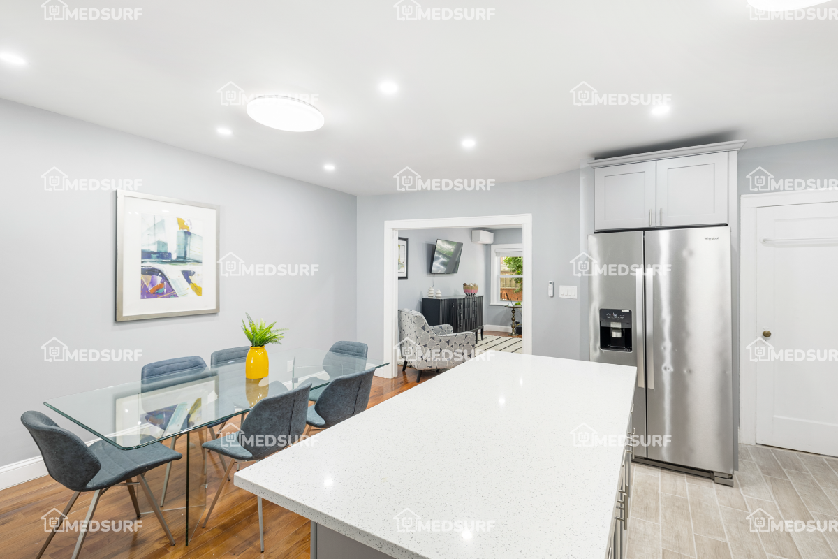 Spacious 3 bedroom Home in Queens only 7mins to LaGuardia - Photo 8