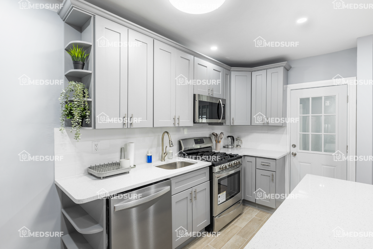 Spacious 3 bedroom Home in Queens only 7mins to LaGuardia - Photo 6