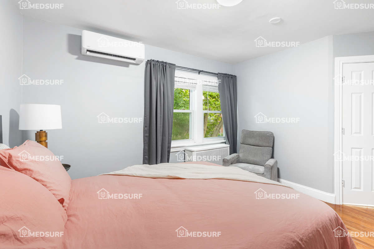Spacious 3 bedroom Home in Queens only 7mins to LaGuardia - Photo 3