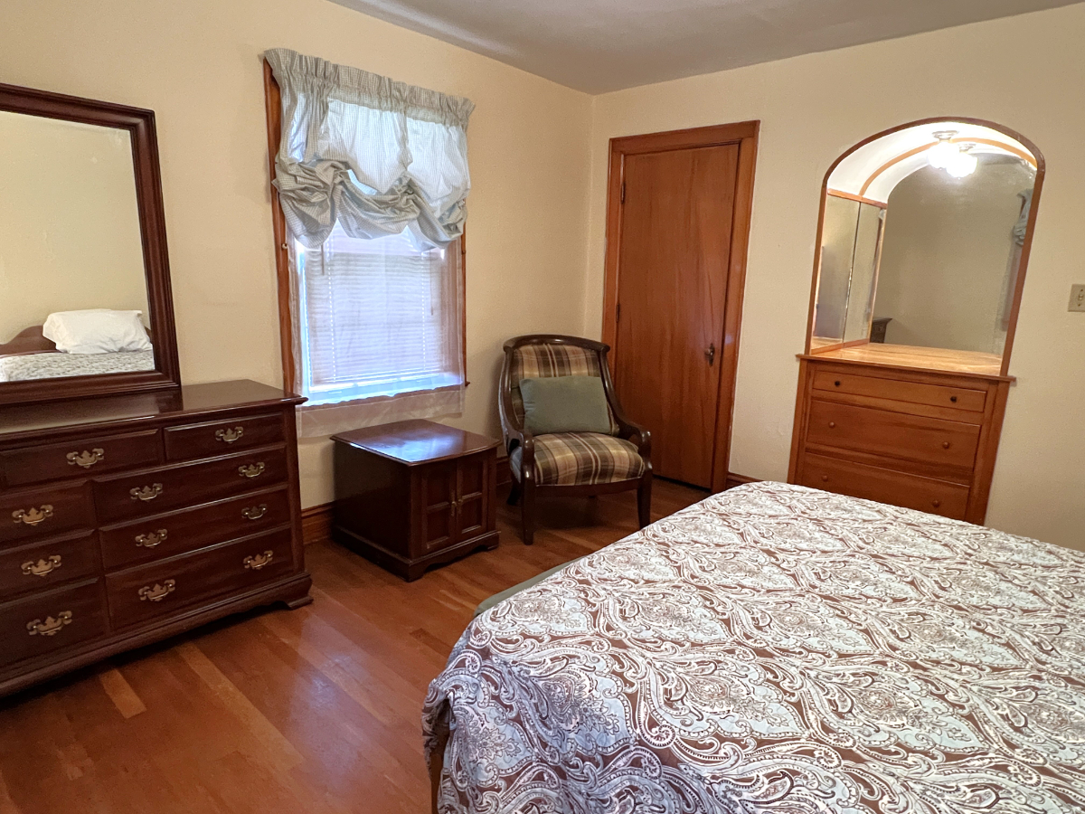 Private Rooms, Shared House - Quiet, Affordable & Furnished Room 1 - Photo 2