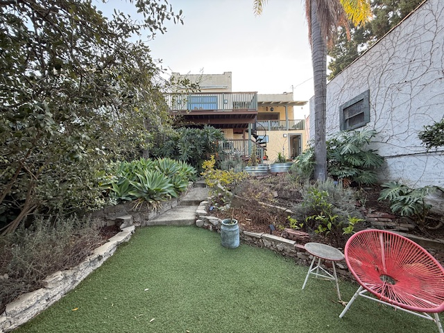 Silver Lake (1000sqft) Newly Renovated - Custom Furniture - Photo 5