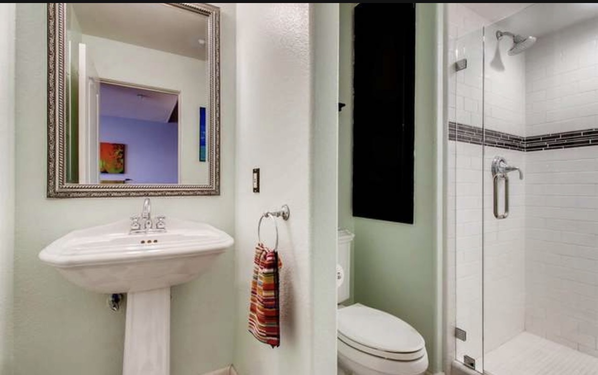 Comfortable, Furnished UNIVERSITY HEIGHTS Home - Ideal for Traveling/Remote Professionals - Photo 6