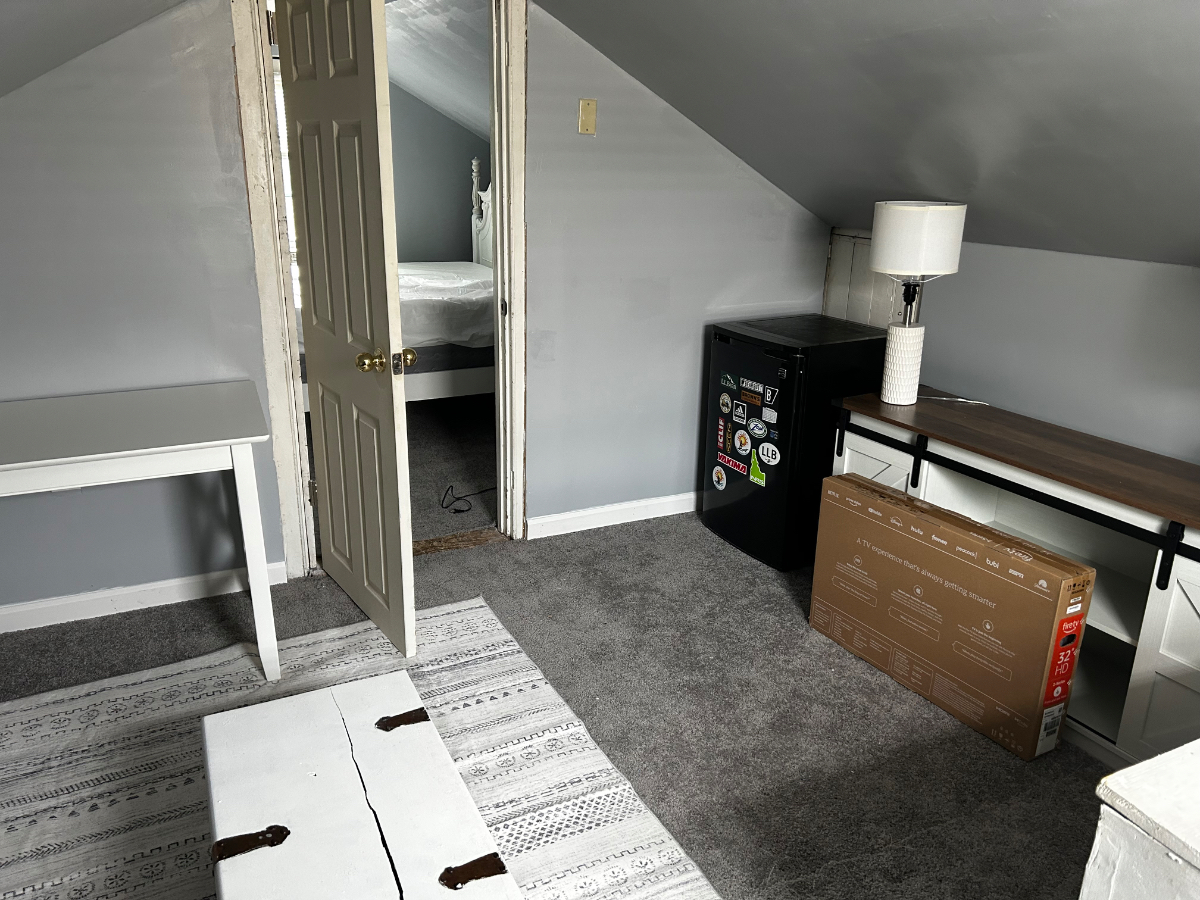 Room for rent just steps away from RPI - Photo 6