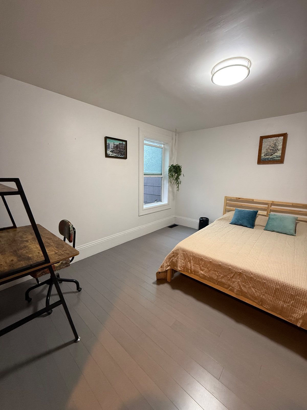 1 bedroom, 1 bath apartment with parking and... - Photo 3