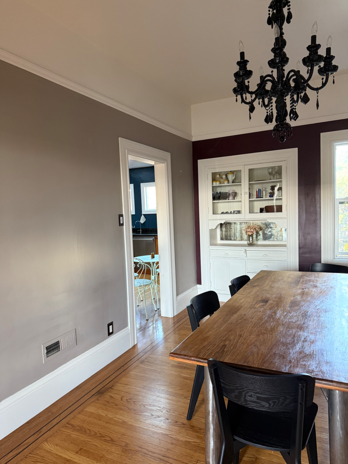 1 bedroom, 1 bath apartment with parking and... - Photo 4
