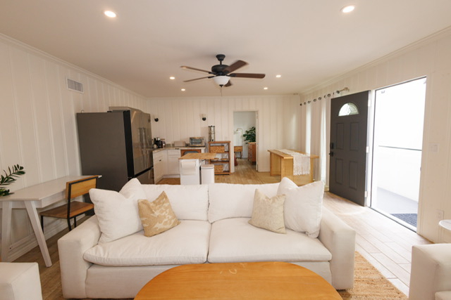 Charming 1-Bed Apartment in Point Loma Near the Bay - Photo 3