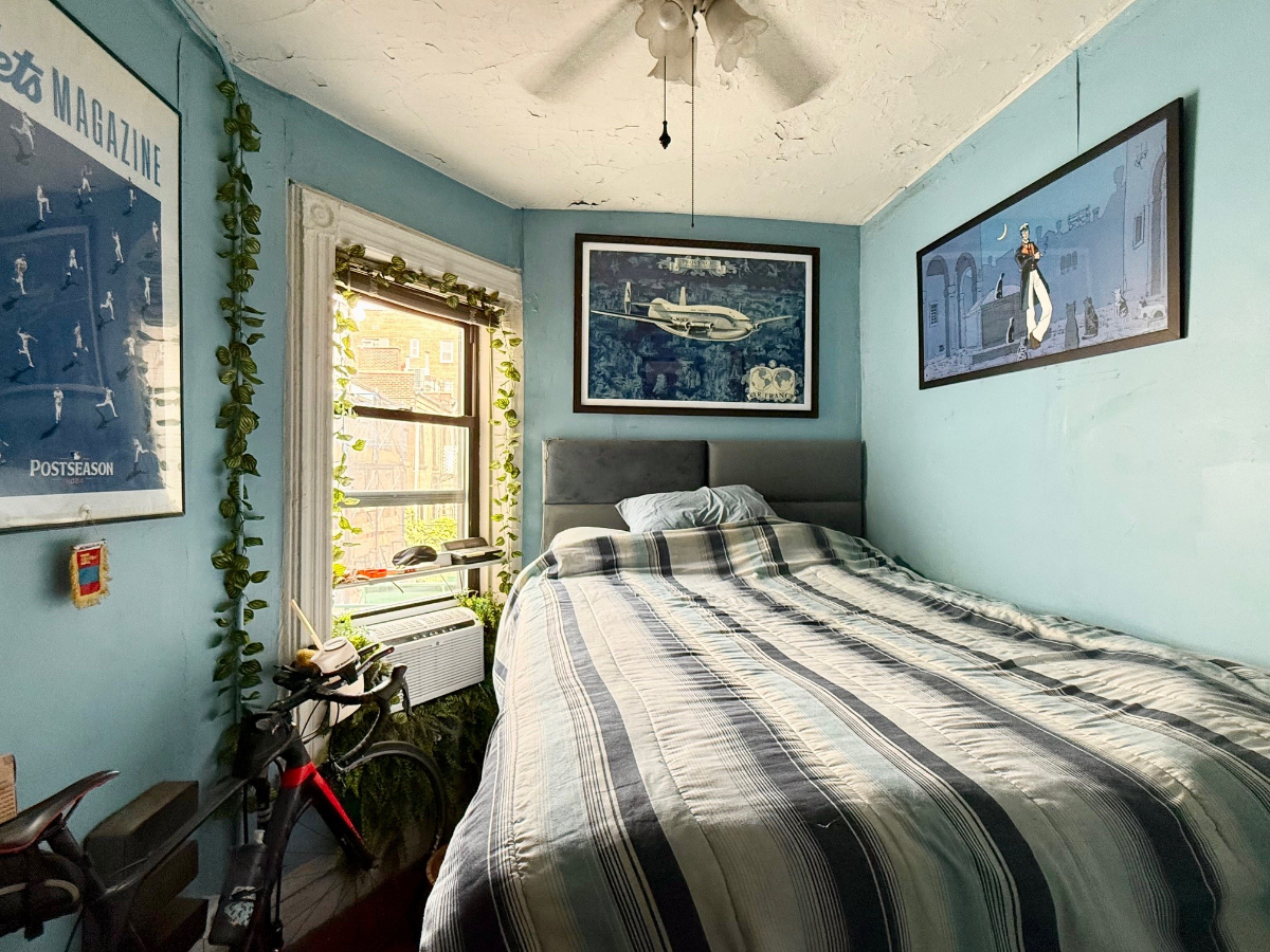 Lovely 1BR West Village Brownstone Holiday Sublet - Workspace & Eat-In Kitchen - Photo 5