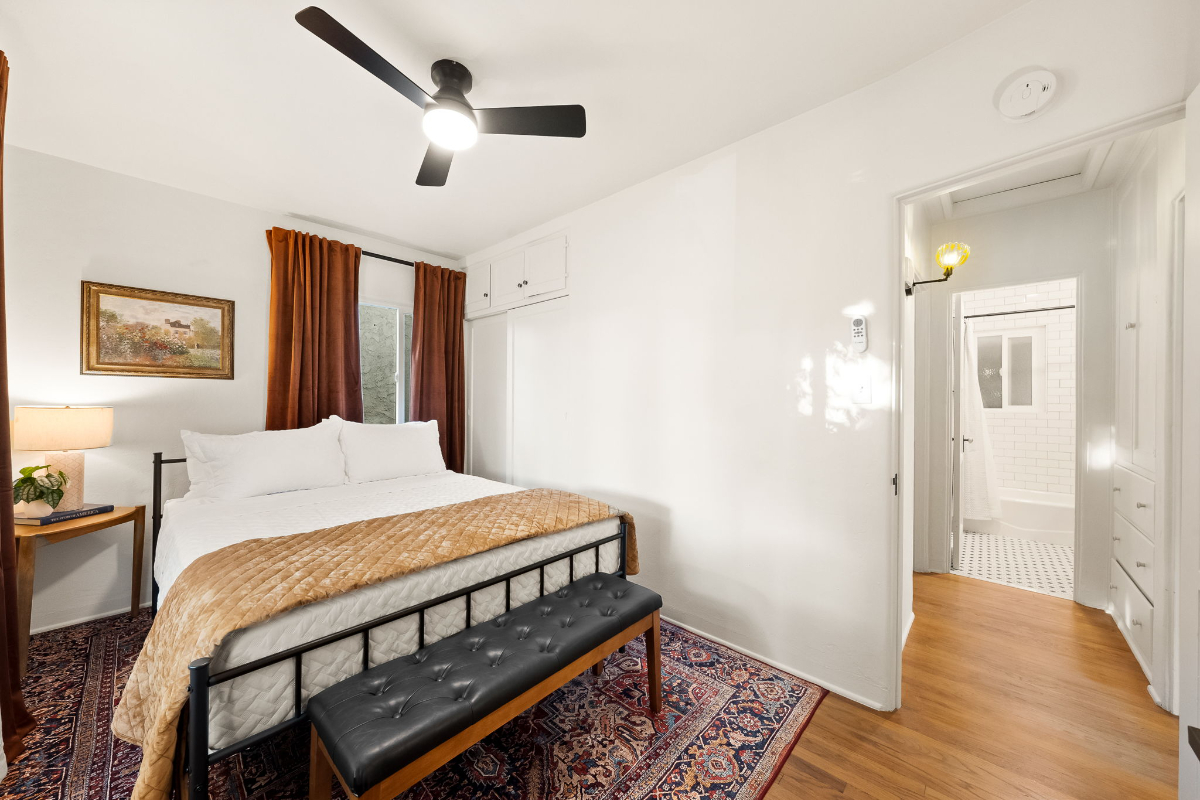 Charming Renovated 2-BR Home w/ Modern Comfort in Walkable Kensington Neighborhood - Utilities Included - Photo 3
