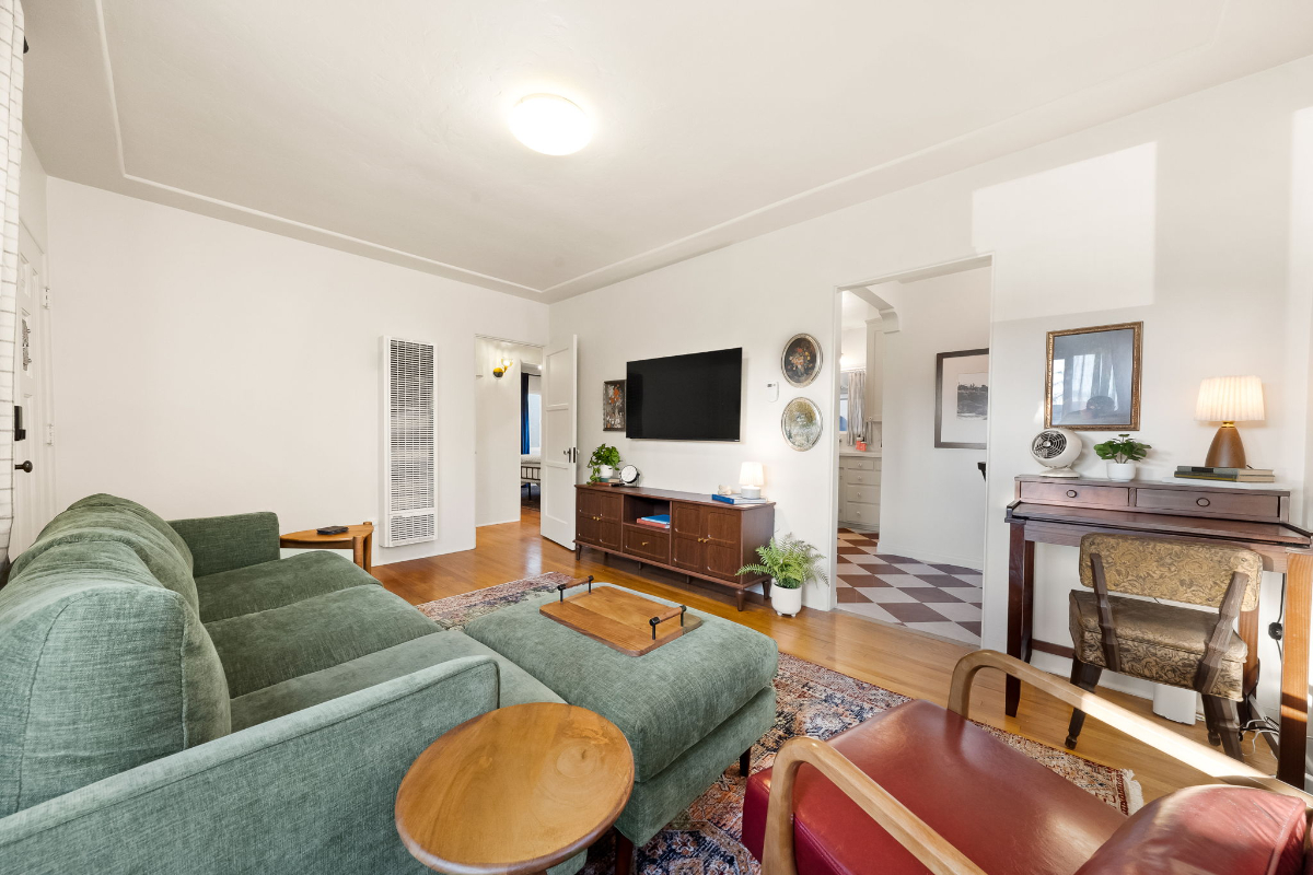 Charming Renovated 2-BR Home w/ Modern Comfort in Walkable Kensington Neighborhood - Utilities Included - Photo 1