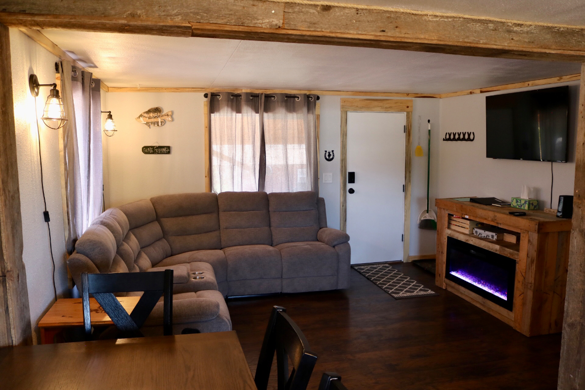 The Cozy Cowboy Cabin at Glendo lake - Photo 3