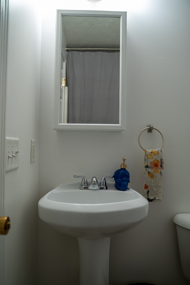 Three Bedroom Steps Away From Downtown - Photo 4