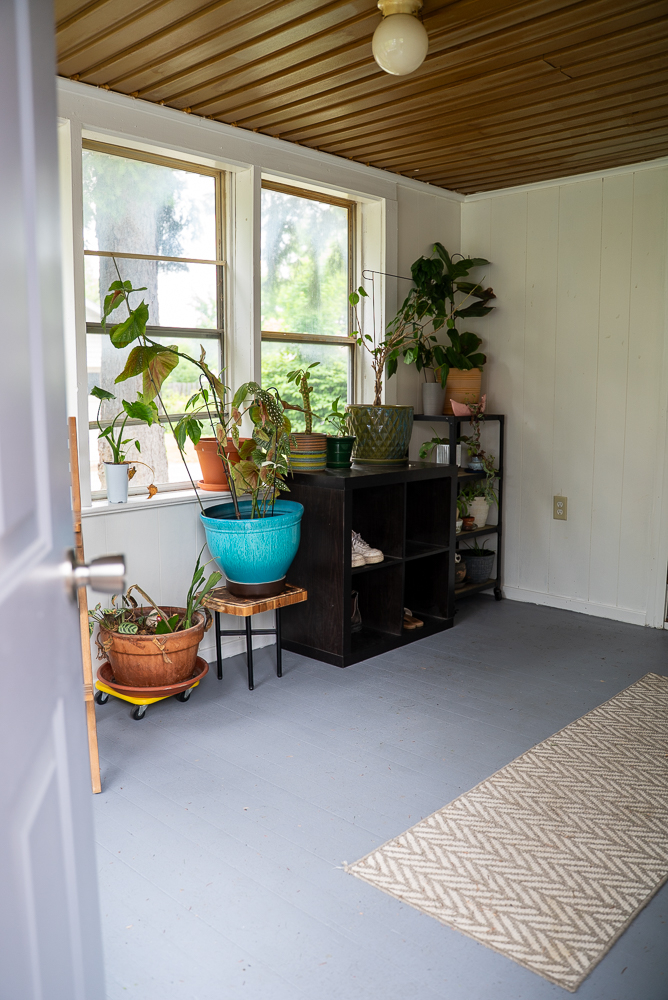 Three Bedroom Steps Away From Downtown - Photo 8