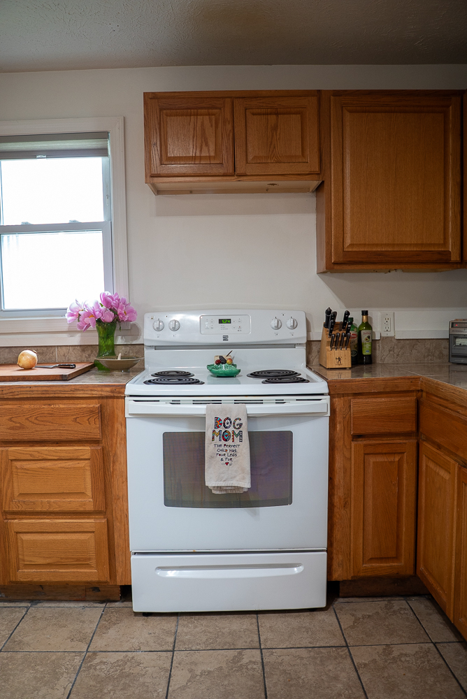 Three Bedroom Steps Away From Downtown - Photo 3