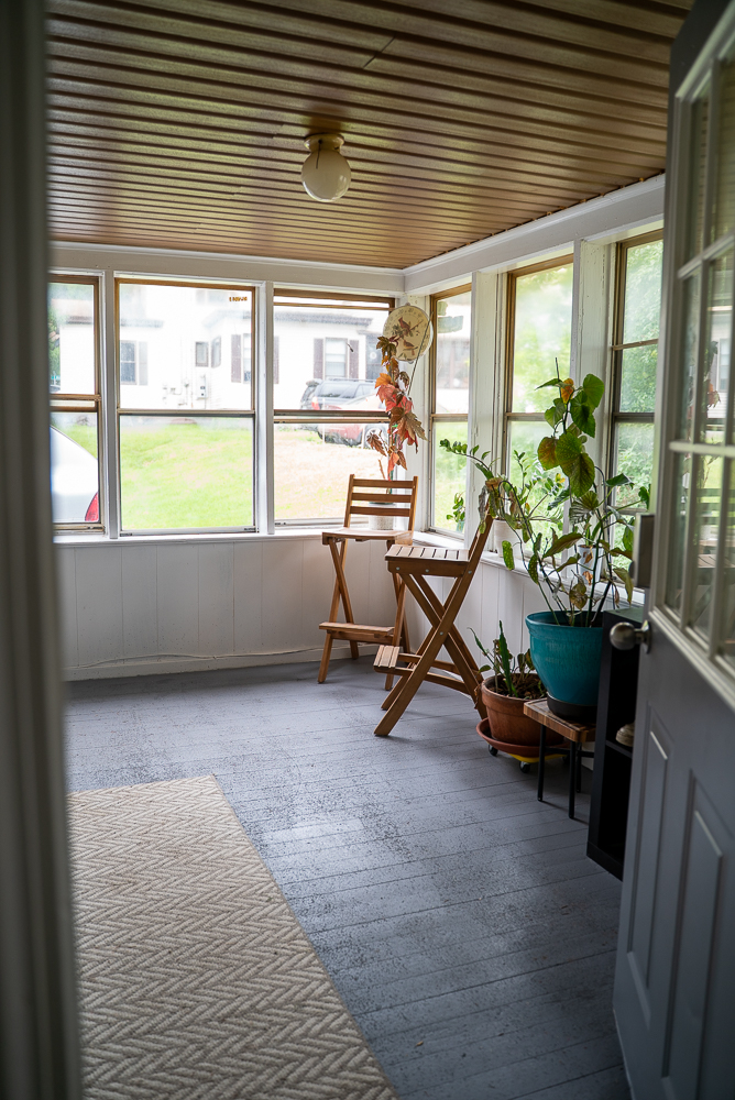Three Bedroom Steps Away From Downtown - Photo 9