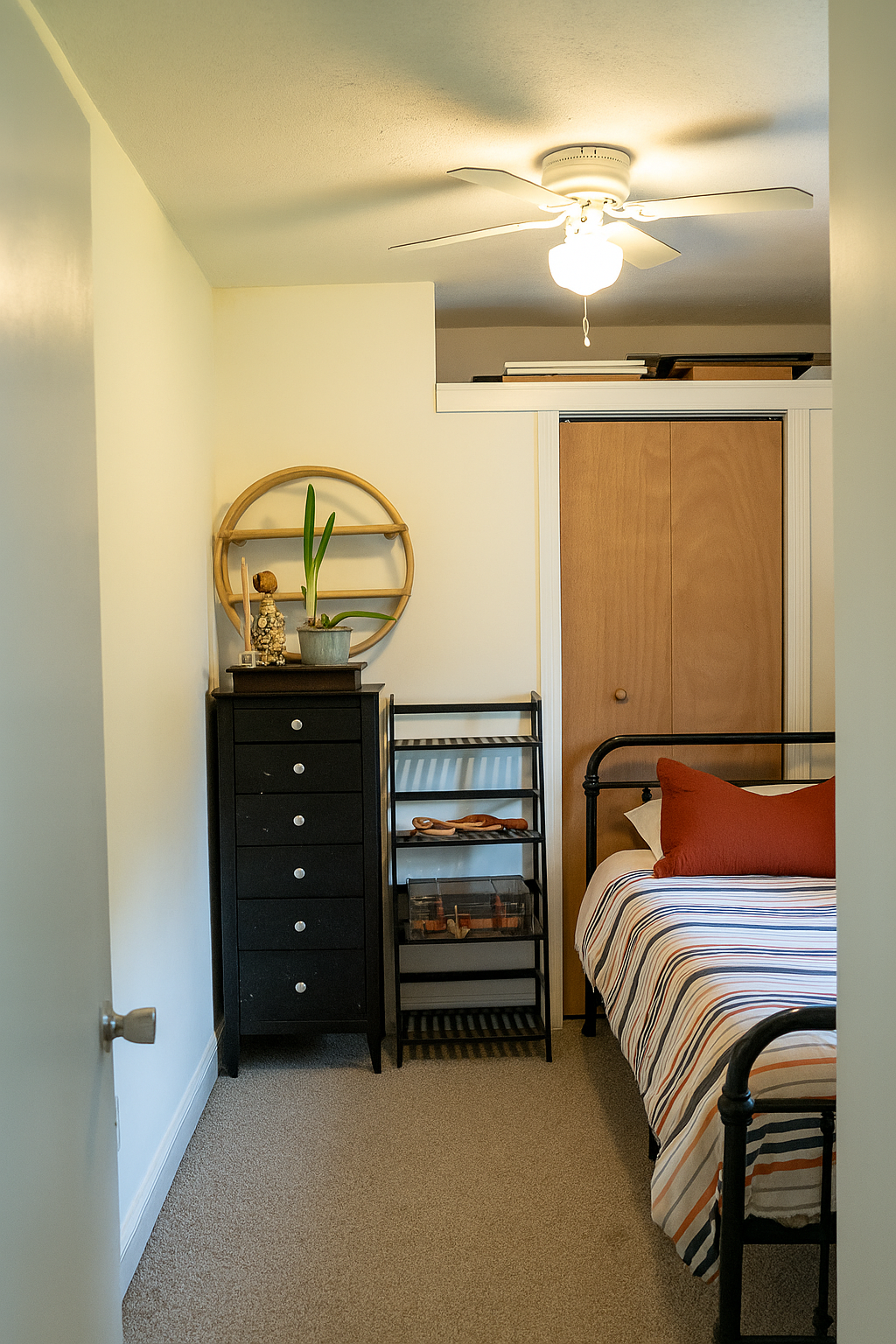 Three Bedroom Steps Away From Downtown - Photo 10